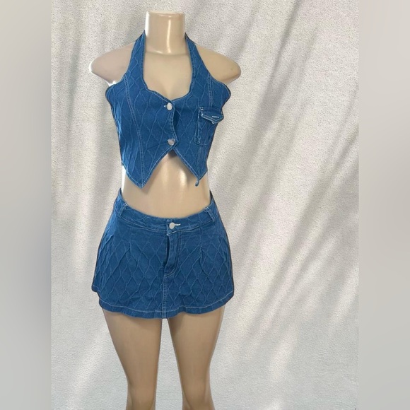 Denim Two-Piece Set | Halter Crop Top & High-Waisted Shorts πβ¨ - Picture 3 of 6
